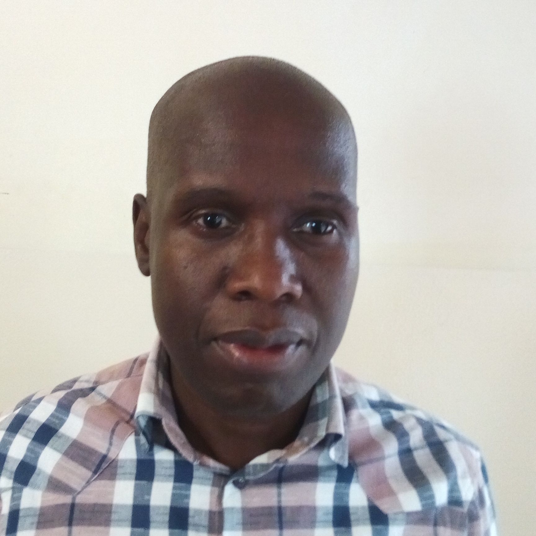 Andrew Mambondiyani